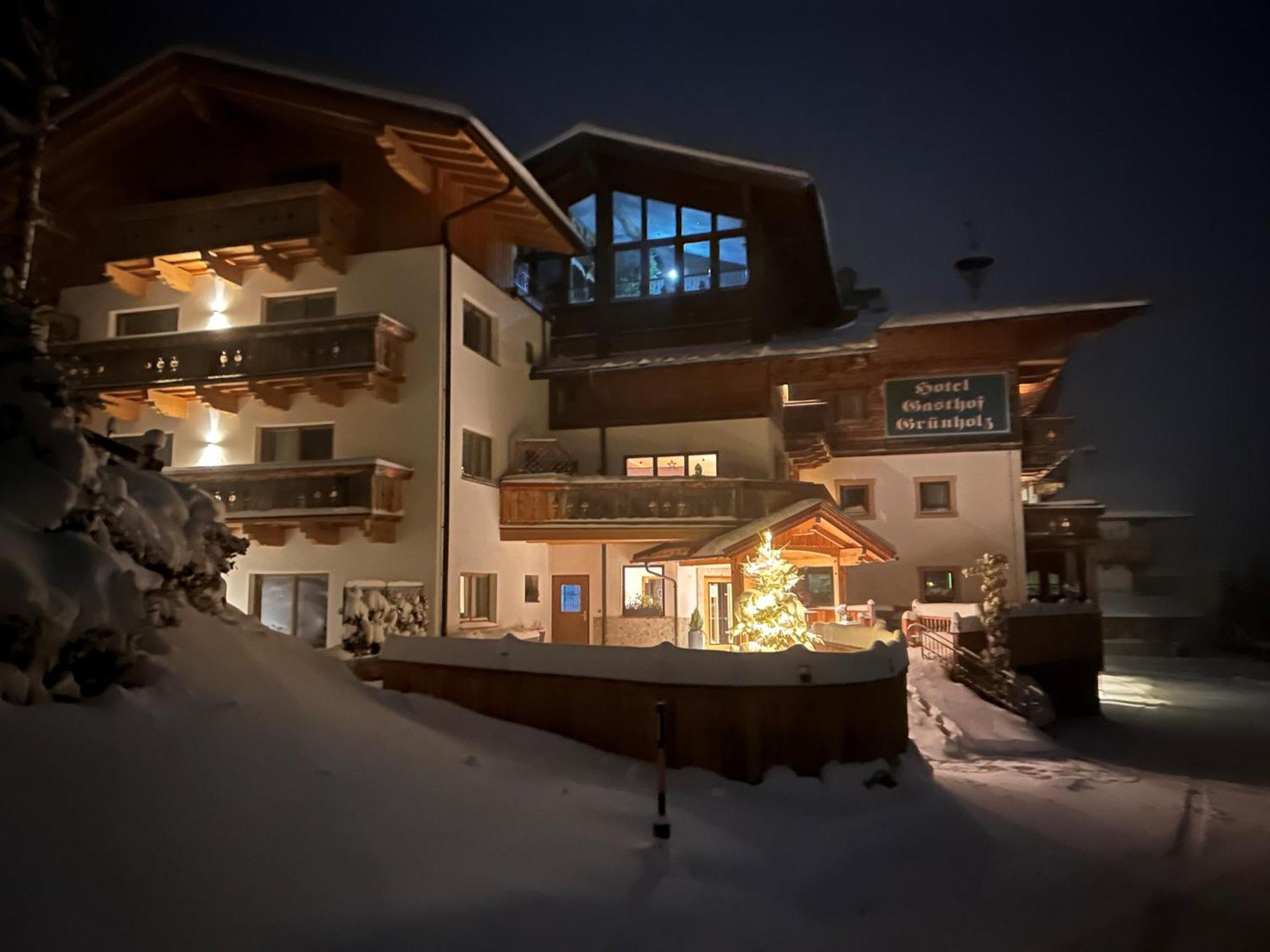 Das Gruenholz Aparthotel Mühlbach am Hochkönig Esterno foto