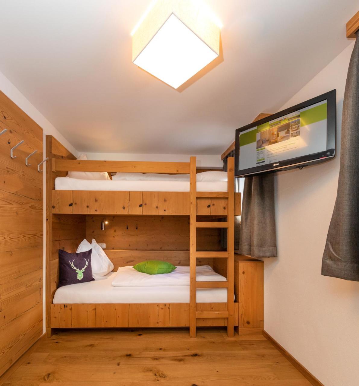 Das Gruenholz Aparthotel Mühlbach am Hochkönig Esterno foto