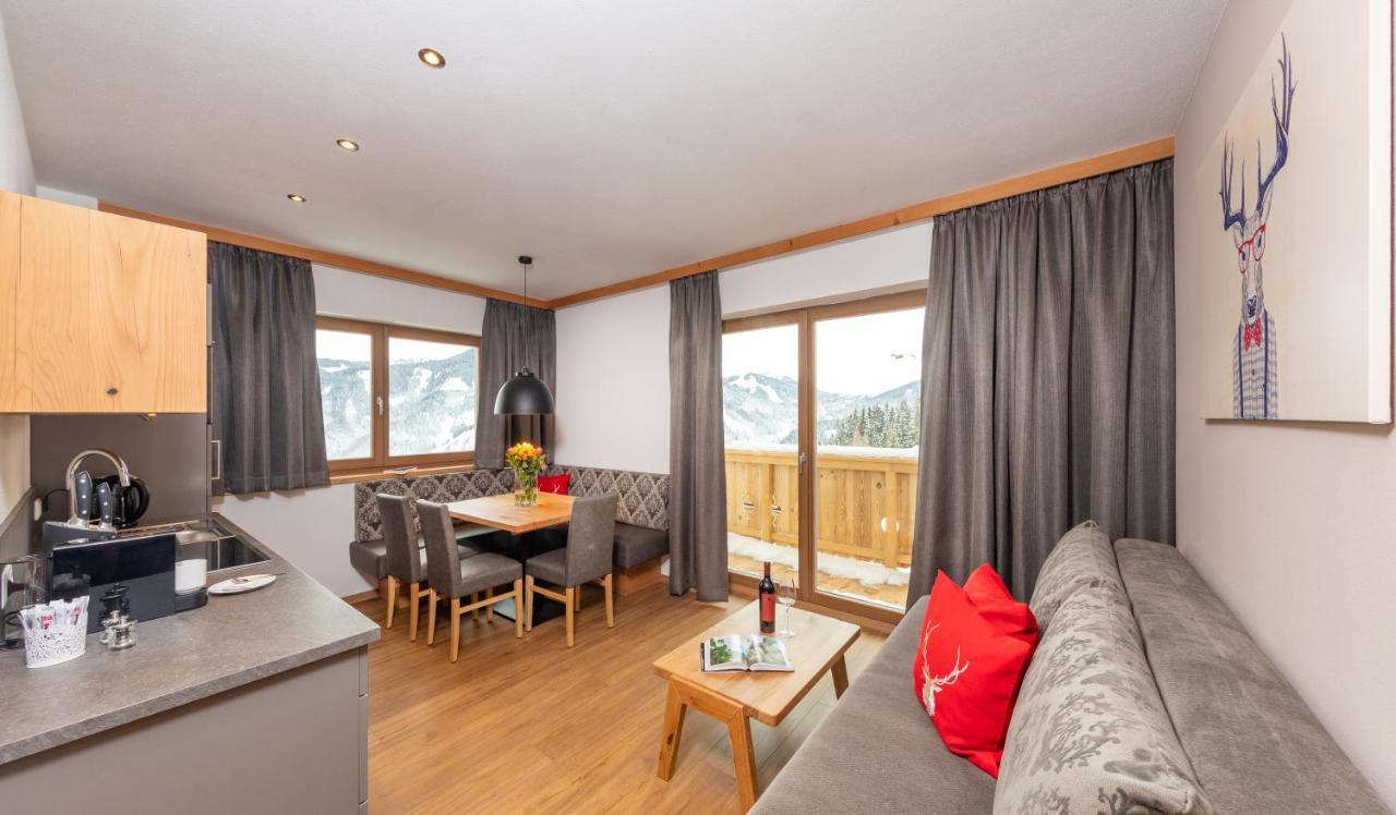 Das Gruenholz Aparthotel Mühlbach am Hochkönig Esterno foto